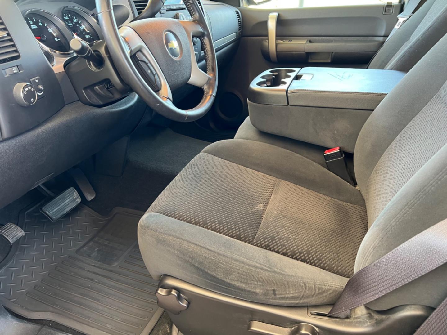 2008 Black /Gray Chevrolet Silverado 1500 LT (2GCEC19J581) with an 5.3L V8 engine, Automatic transmission, located at 4520 Airline Hwy, Baton Rouge, LA, 70805, (225) 357-1497, 30.509325, -91.145432 - 2008 Chevrolet Silverado 1500 Ext Cab LT ***One Owner*** 5.3 V8 Gas, 103K Miles, Power Windows & Locks, New Tires, Tow Pkg. NO IN HOUSE FINANCING. FOR INFO PLEASE CONTACT JEFF AT 225 357-1497 CHECK OUT OUR A+ RATING WITH THE BETTER BUSINESS BUREAU WE HAVE BEEN A FAMILY OWNED AND OPERATED BUSINESS A - Photo#10